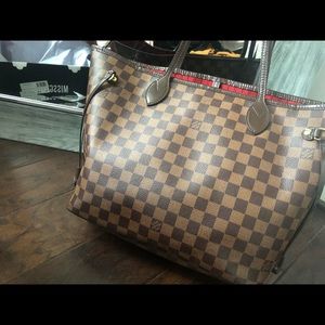 Louis Vuitton MM Neverfull